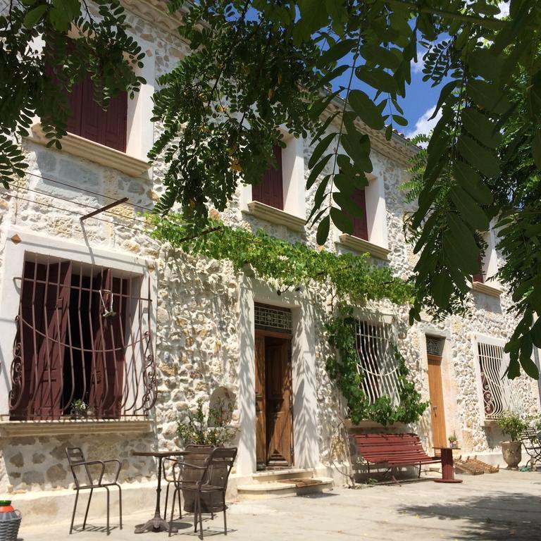 Mas Moineau Bed & Breakfast Mézoargues Eksteriør bilde