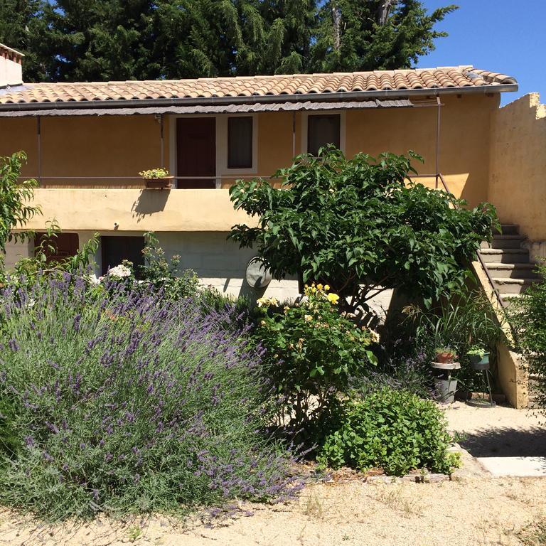 Mas Moineau Bed & Breakfast Mézoargues Eksteriør bilde