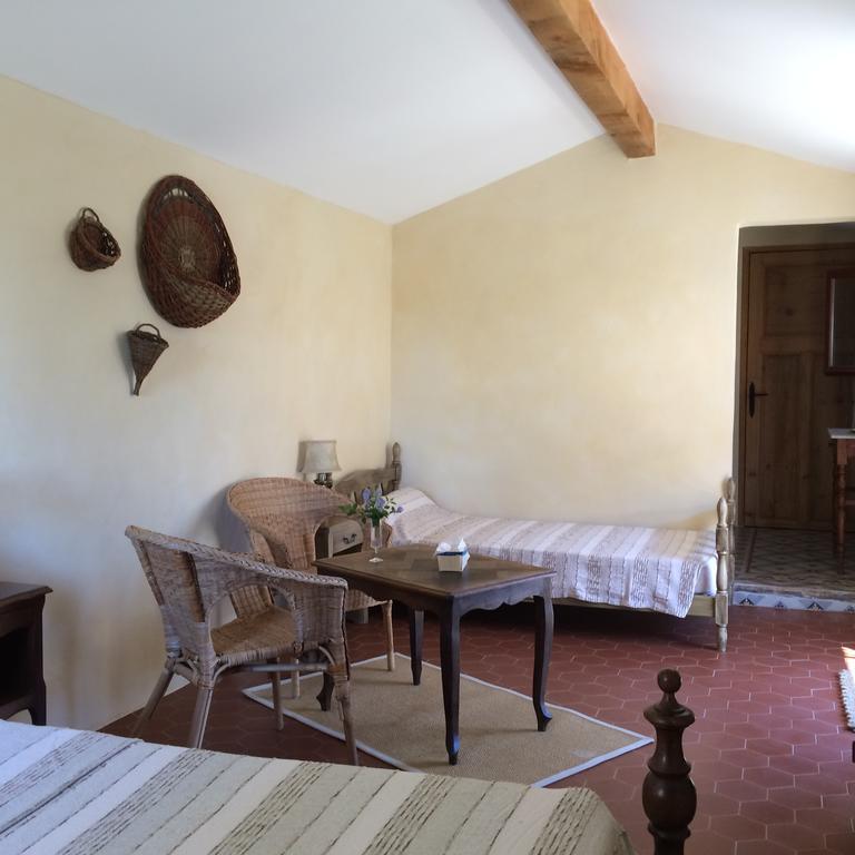 Mas Moineau Bed & Breakfast Mézoargues Rom bilde